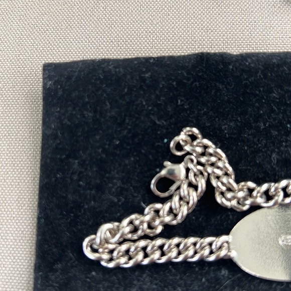 Authentic Vintage Chanel silver bracelet circa 2000 with claw clasp and stamp. - Picture 4 of 5